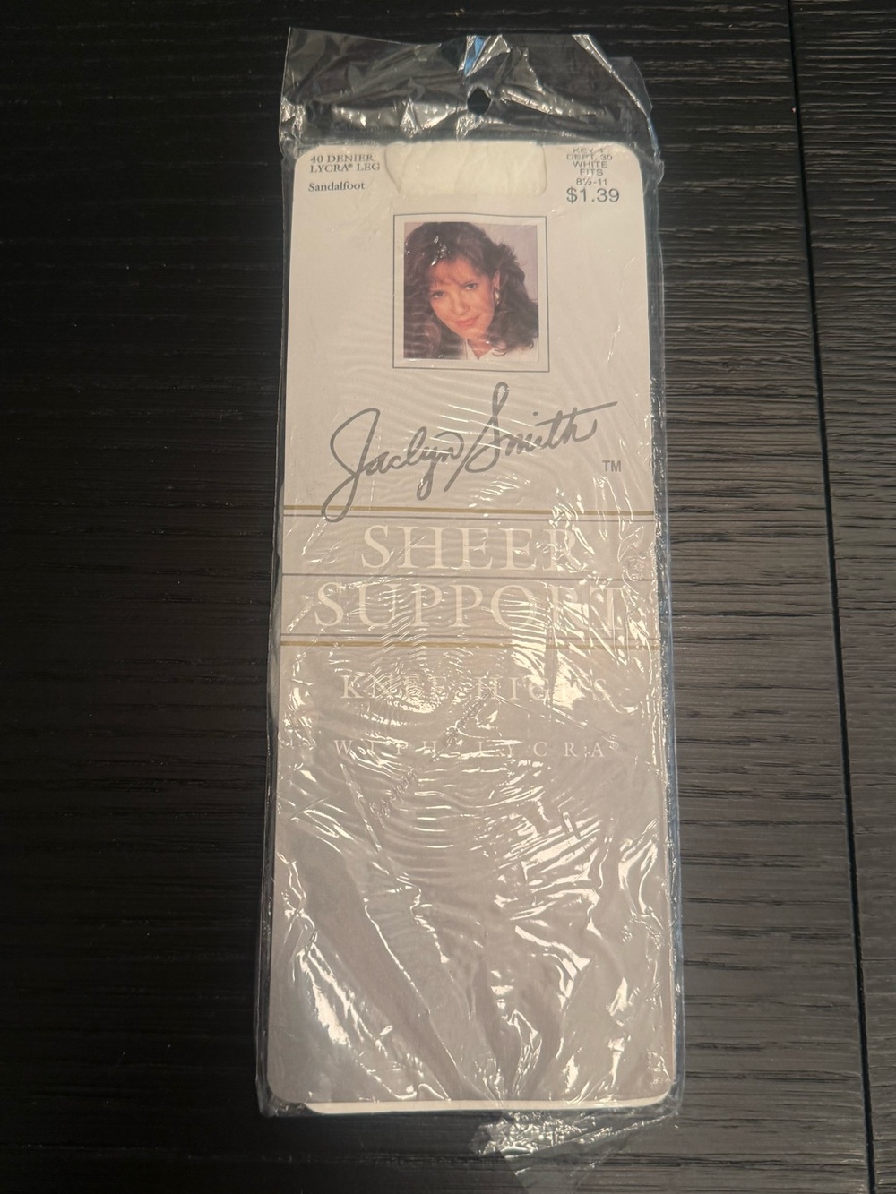 NWT Vintage Jaclyn Smith Sheer Support Knee Highs with Lycra White 8.5 - 11 - Picture 2 of 6